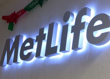 avisos retroiluminados